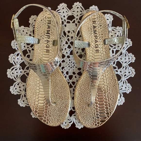 Rampage Reptile Gold Sandal Size 7 NWT - Picture 2 of 6